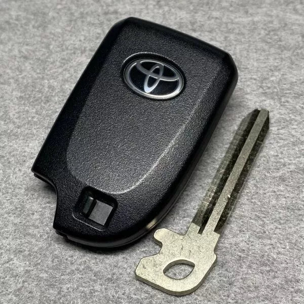 Toyota Hiace SPADE NSP141 007YUU L0776 Genuine 3 Button Smart Key FOB Keyless OEM